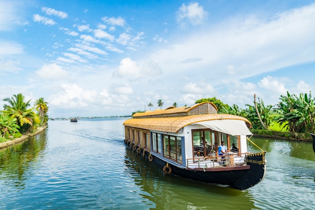 houseboat